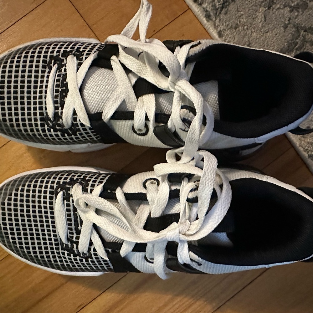 Nike LeBron Sneakers - Picture 8 of 10
